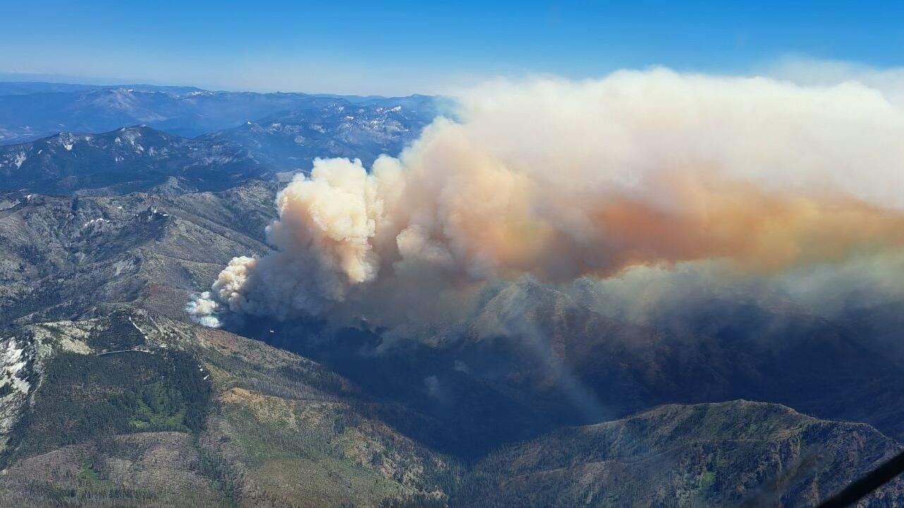 Wildfires spark evacuations in Southern Oregon, Northern California